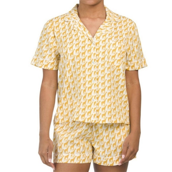 Isaac Mizrahi Giraffe Pajama PJ Set Button Down Shirt Top & Drawstring Shorts - Picture 1 of 6